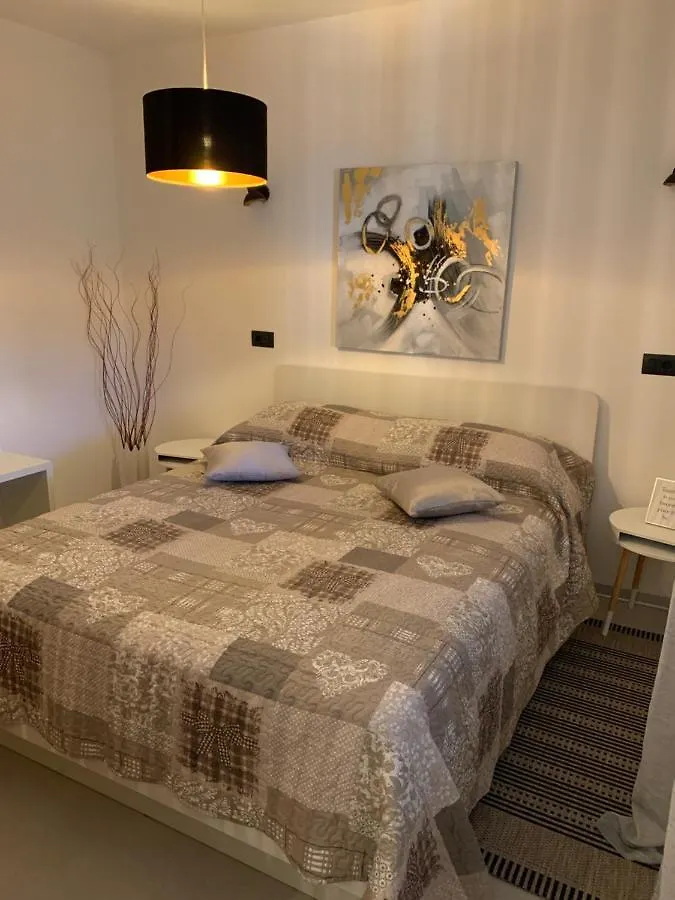 Apartments & Room Piutti 巴莱 0*,  克罗地亚